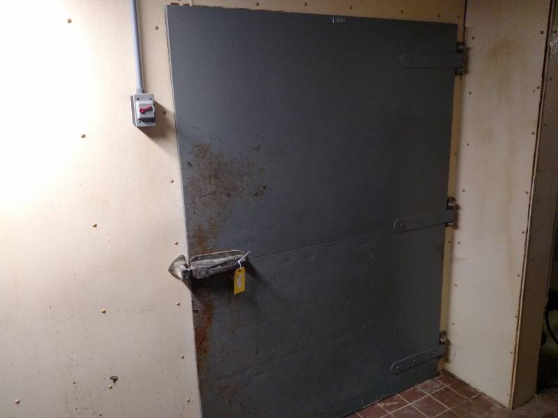 lot 27 image: Walk In Cooler Door, 62x85...