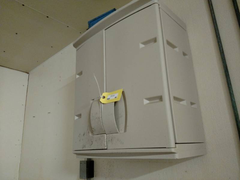 lot 86 image: Rubbermaid Wall Mount Cabinet...