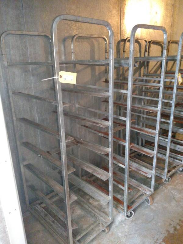 lot 87 image: (2) Tub Carts...