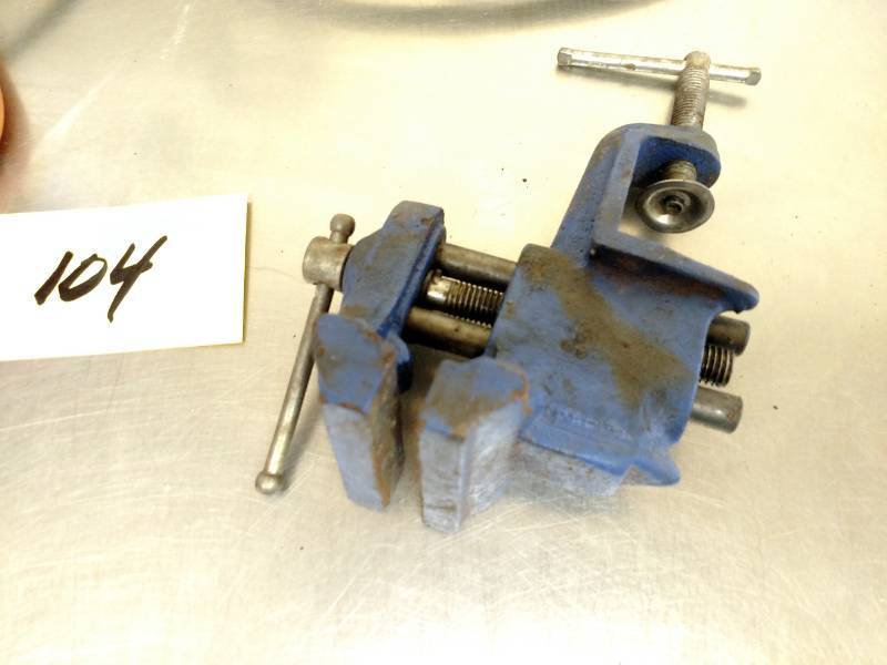 lot 104 image: Clamp-On Vise, Work Light, & Tank H...