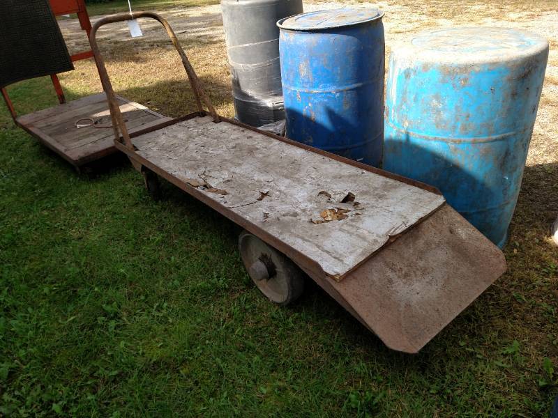 lot 108 image: Flatbed Cart, 25x84