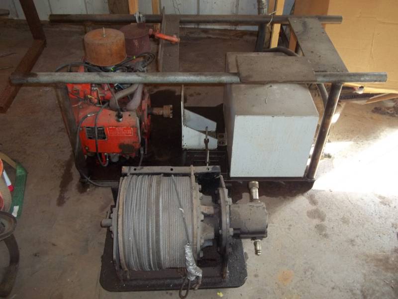 lot 4 image: Engine and Hydraulic Winch