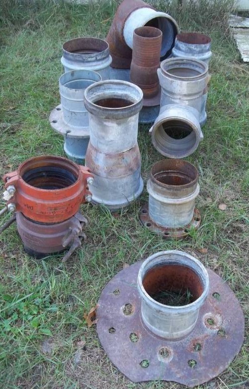 lot 17 image: Large Pipe Fitting
