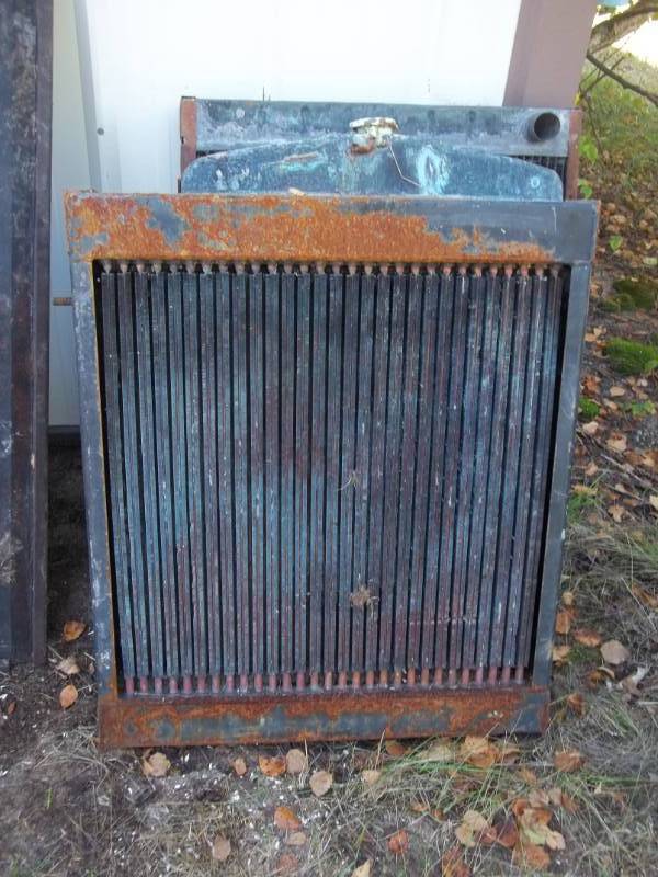 lot 20 image: Radiators for 6 Cylinder Diesel Engine
