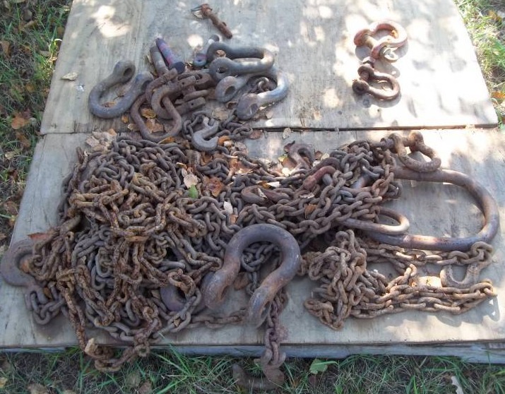 lot 24 image: Chains and Clevis Pins