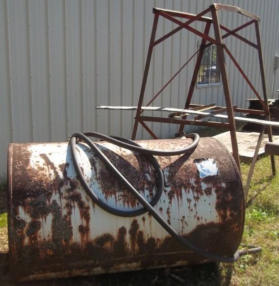 lot 29 image: Diesel Barrel and Stand