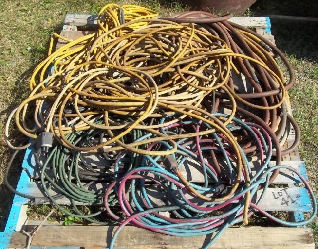 lot 41 image: Misc Extension Cords and Air Hose