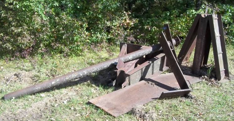 lot 58 image: Rolling Device