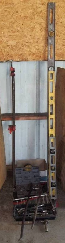 lot 75 image: Misc Hand Tools