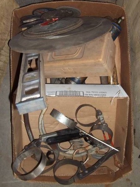 lot 77 image: Misc Hand Tools