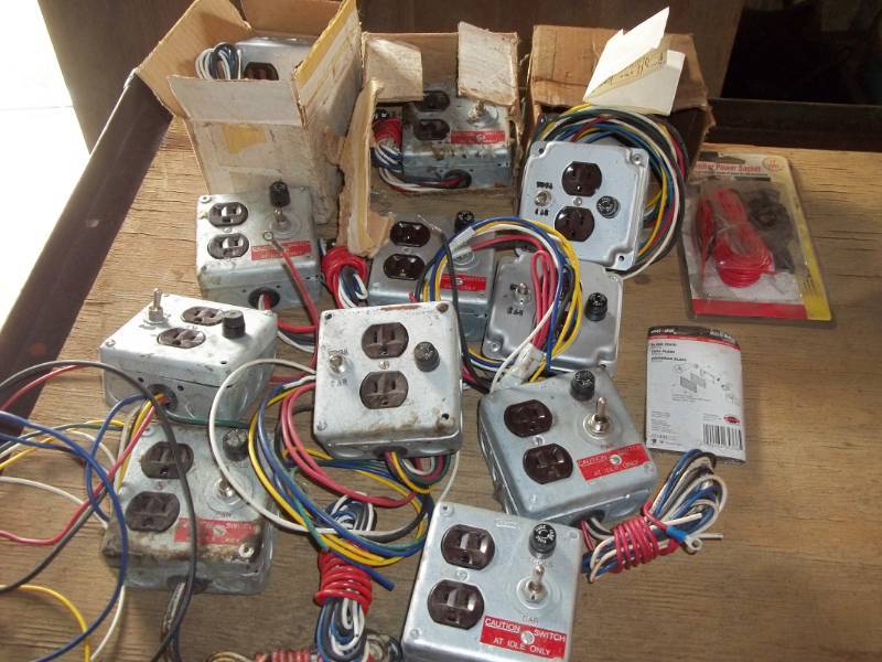lot 81 image: Misc Electrical