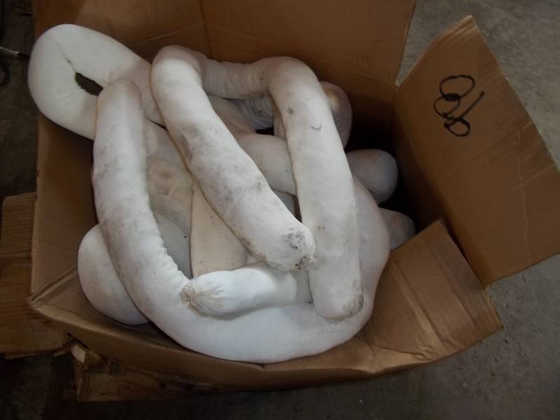 lot 98 image: Oil Absorbing Socks