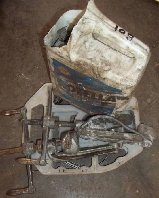 lot 108 image: Metal Banding Equipment
