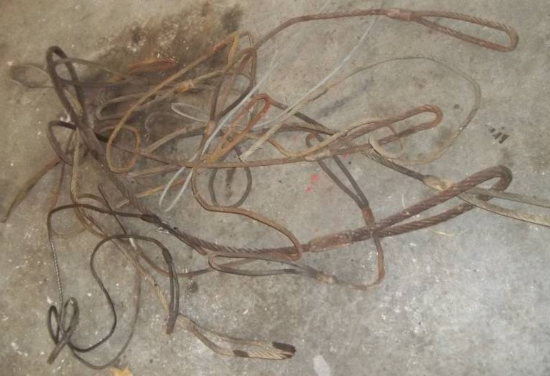 lot 117 image: Misc Lifting Cables