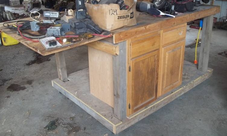lot 119 image: Shop Table