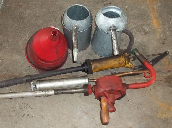 lot 126 image: Misc Oil Accessories