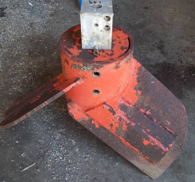 lot 149 image: Large Mixer Blade