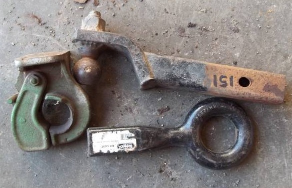 lot 151 image: Misc Hitch Supplies