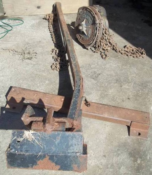 lot 164 image: Hoist