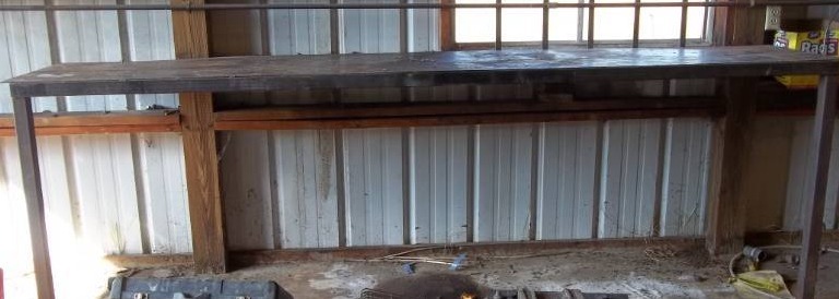 lot 172 image: Metal Workbench