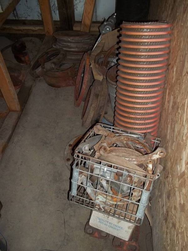 lot 181 image: Pipe Clamps and Couplings