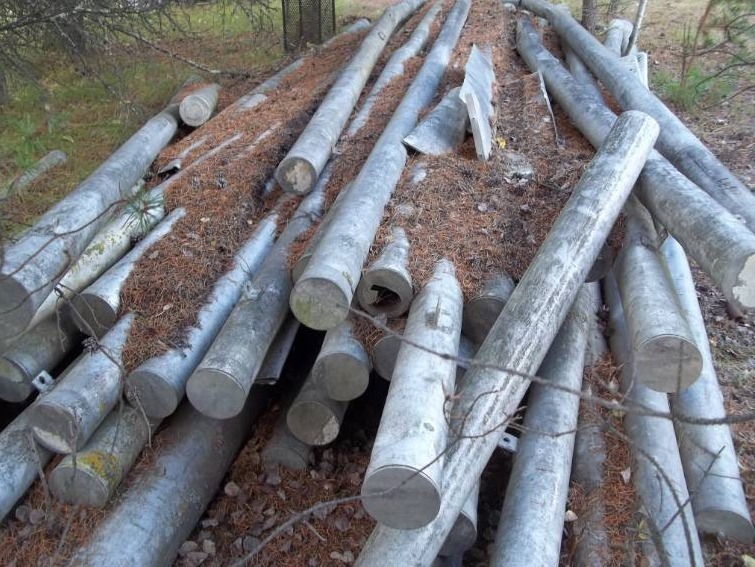 lot 199 image: Aluminum Piping