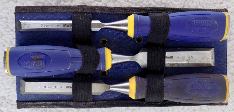 lot 13 image: (High Quality) Irwin Marples 1768781 Bevel Edge Construction Chisel w Wallet, 3 Pieces, 4-18