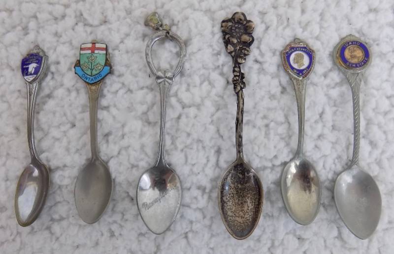 lot 15 image: (42) Collectable Spoons with (2) Display Cases