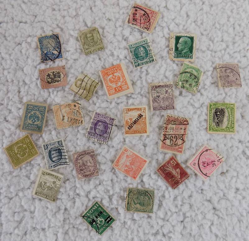 lot 18 image: Stamp Collection US & Foreign