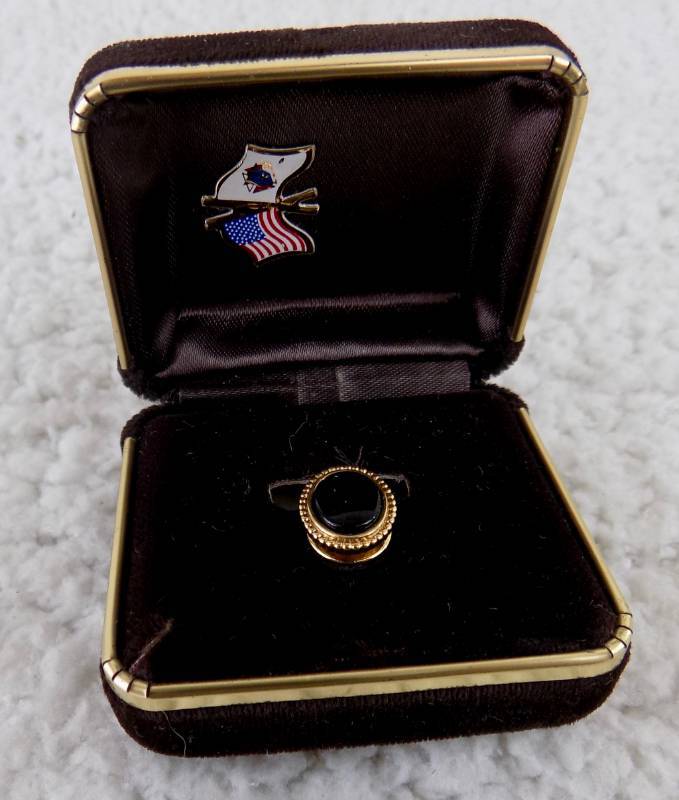 lot 21 image: American Legion Hat, Pins & Military Memorabilia