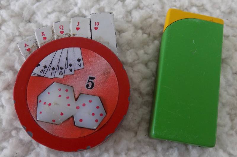 lot 22 image: Collection of 7 Lighter & Zippo Hand warmer