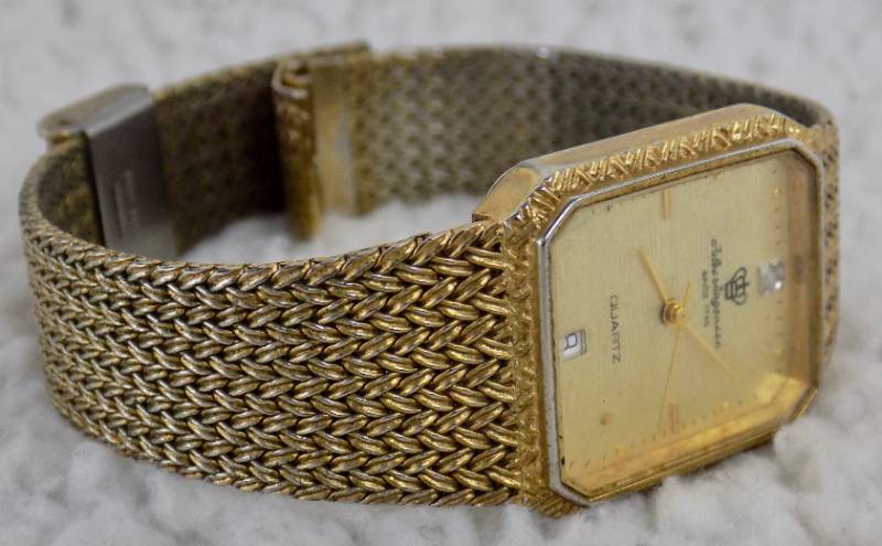 lot 23 image: Collection of 15 watches - Operating condition unknown for all