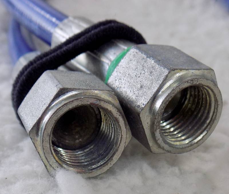 lot 25 image: New Professional Airless Paint Sprayer Parts & Some New Auto Parts