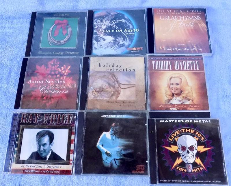 lot 33 image: (Used) Collection of mostly Country Western CD with some Rock