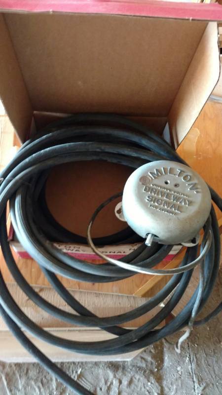 Milton Driveway signal for an old gas station