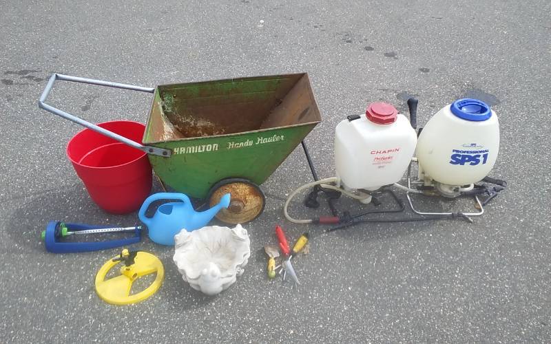 lot 10 image: 2-Back Pack Sprayers, Garden Cart & Garden Related
