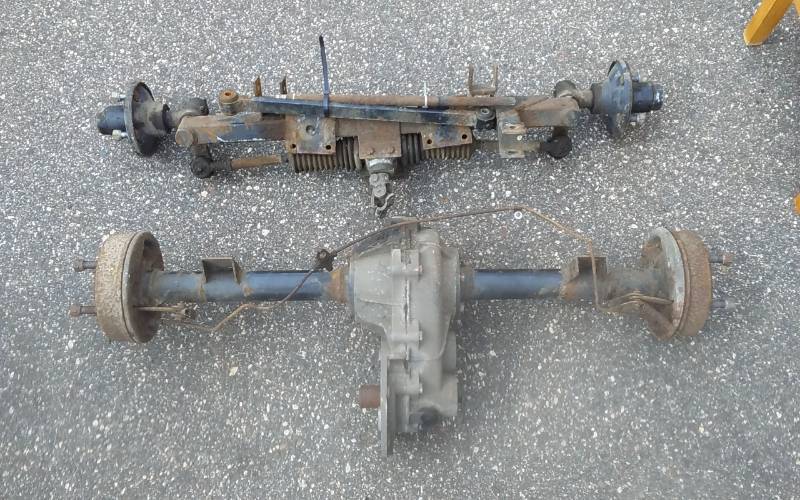lot 14 image: Golf Cart Front & Rear Axle