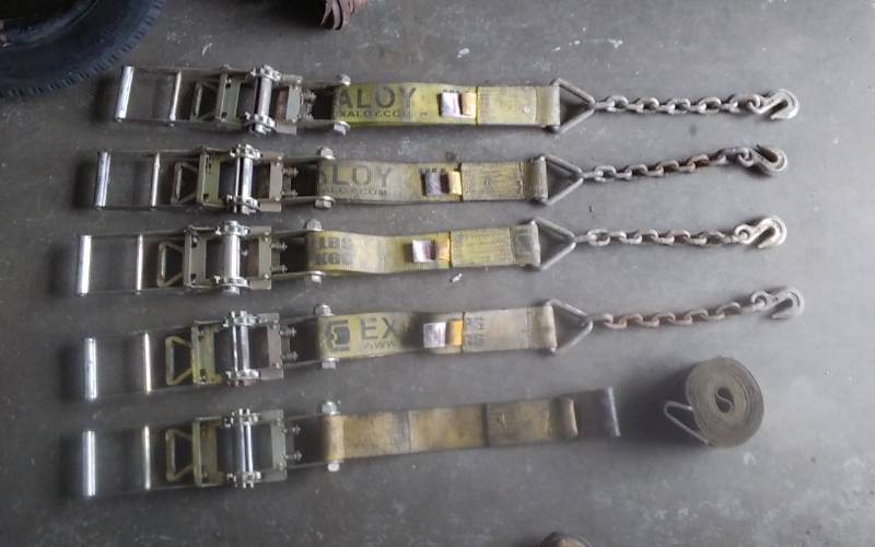 lot 19 image: 5- 3 Inch Heavy Duty Ratchets With 1-Strap