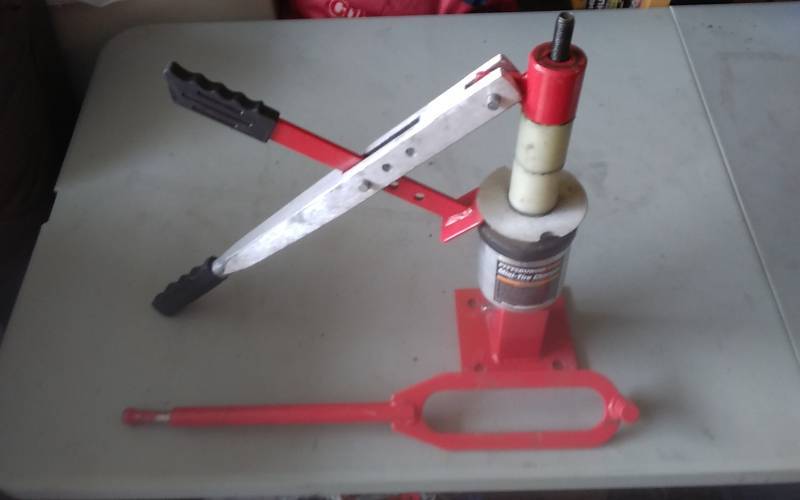 lot 26 image: Pittsburgh Mini Tire Changer (4-12 Inch Rims)