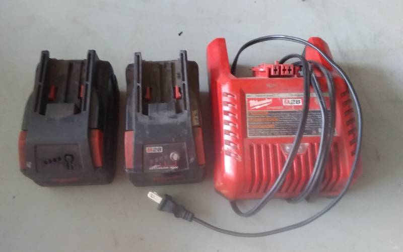 lot 27 image: Milwaukee M-28 Charger & 2-Batteries