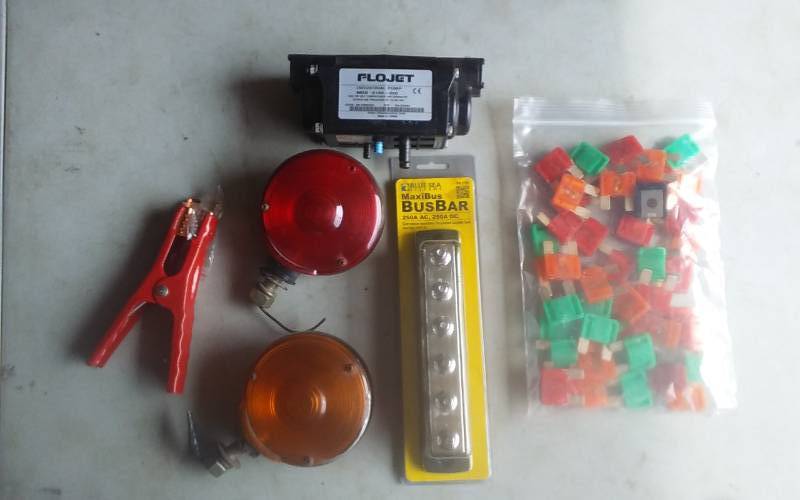 lot 33 image: Lot Of Electrical Related