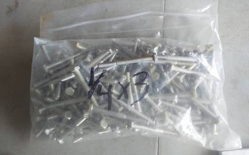 lot 38 image: Bag Of NEW Bolts 14 x 3