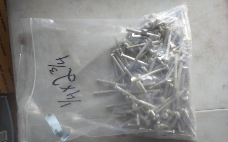 lot 41 image: Bag Of NEW Bolts 14 x 2 34