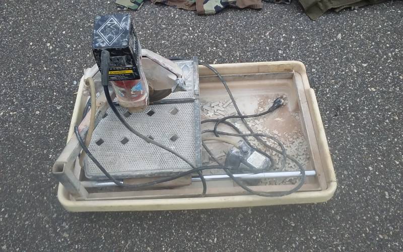 lot 74 image: MK Wet Tile Saw