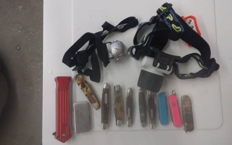 lot 80 image: Old Timer & Other Assorted Pocket Knives, 2-Head Lamps