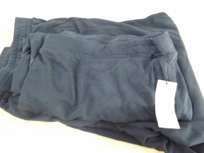 2 Sweatpants