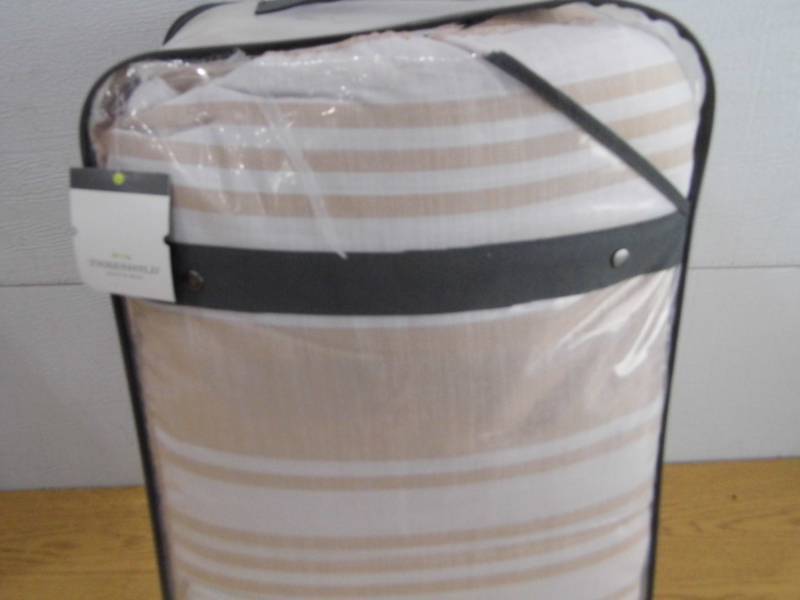 Threshold Comforter Set