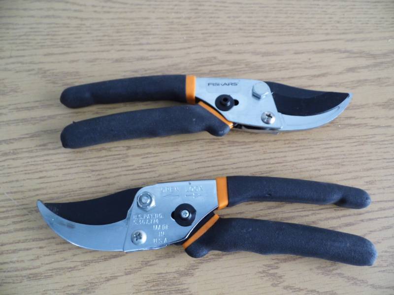 Lot of 2 Pair Fiskars Cutters