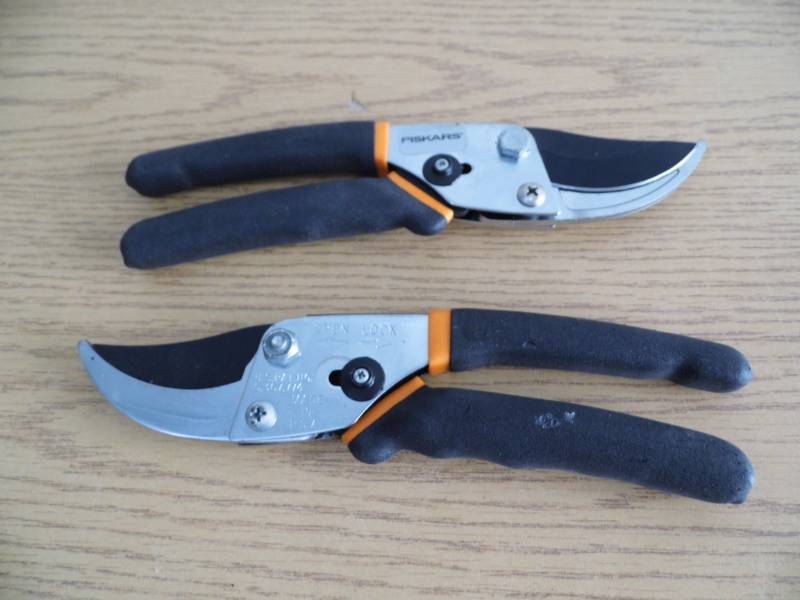 Lot of 2 Pair Fiskars Cutters