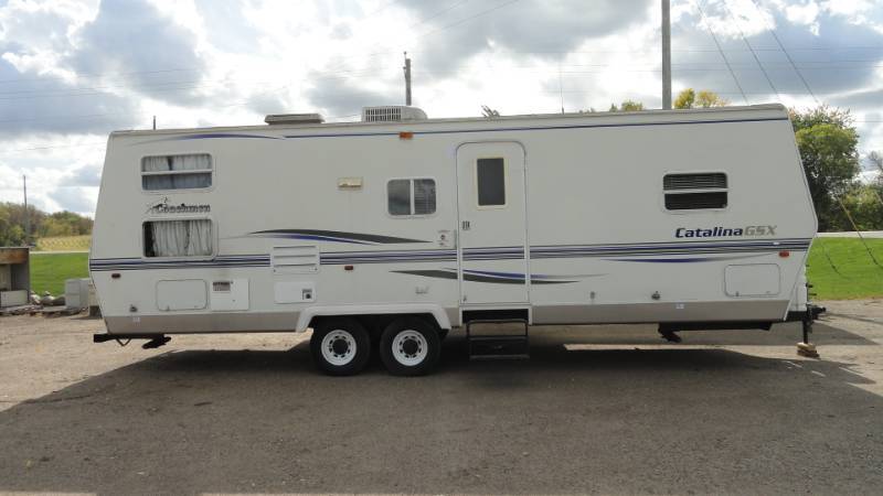 lot 2 image: 2002 Catalina GSX 300TBS Coachman Travel Trailer